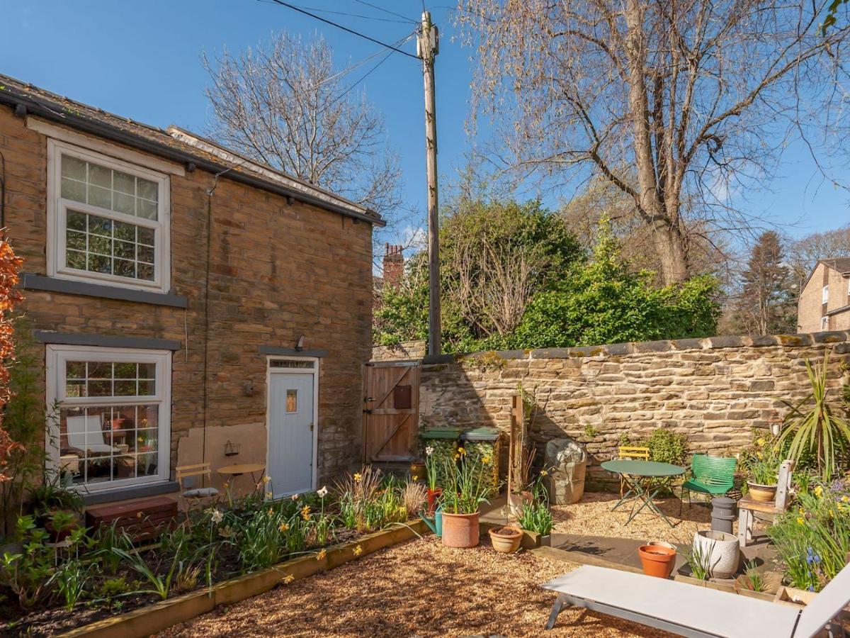 Pass The Keys Wonky Cottage With Amazing Garden ليدز المظهر الخارجي الصورة