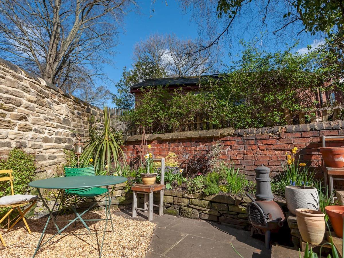 Pass The Keys Wonky Cottage With Amazing Garden ليدز المظهر الخارجي الصورة